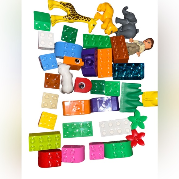 LEGO Caterpillar plus More - Picture 2 of 3